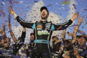 ross-chastain-holds-off-martin-truex-jr.-to-secure-third-nascar-cup-series-victory-at-nashville