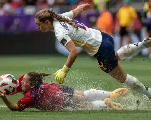 Waterlogged-Woes:-US-Triumphs-Over-Canada-in-Controversial-W-Gold-Cup-Semifinal