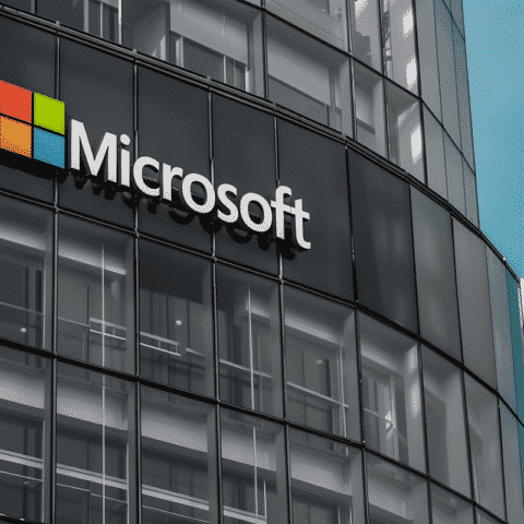 microsoft's-$1.5b-ai-expansion-abu-dhabi's-g42-investment