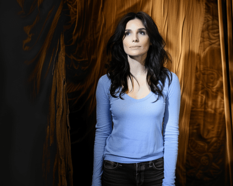Idina-Menzel-Returns-to-Broadway-in-2025-with-Redwood-Musical