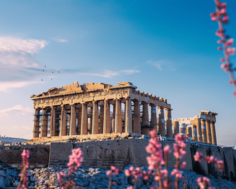 acropolis-closes-midday-as-europe-faces-extreme-heat-wave