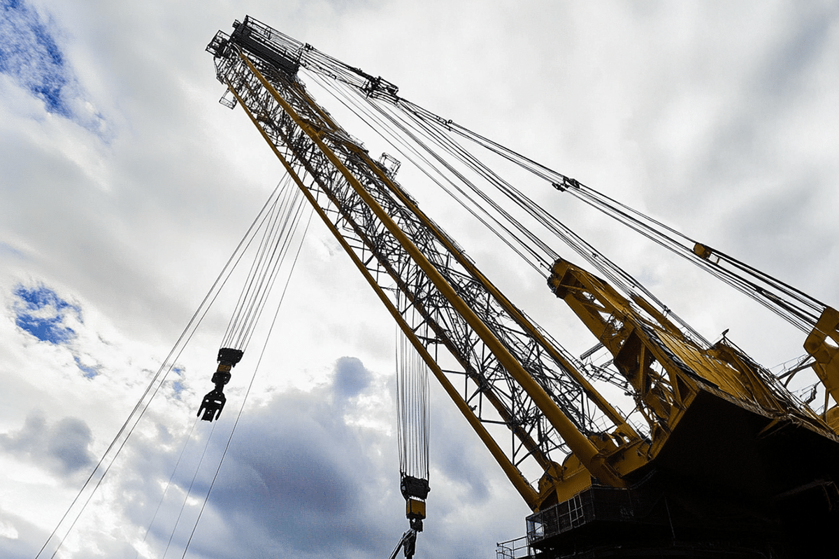 big-carl-world's-largest-land-crane-reaches-new-heights